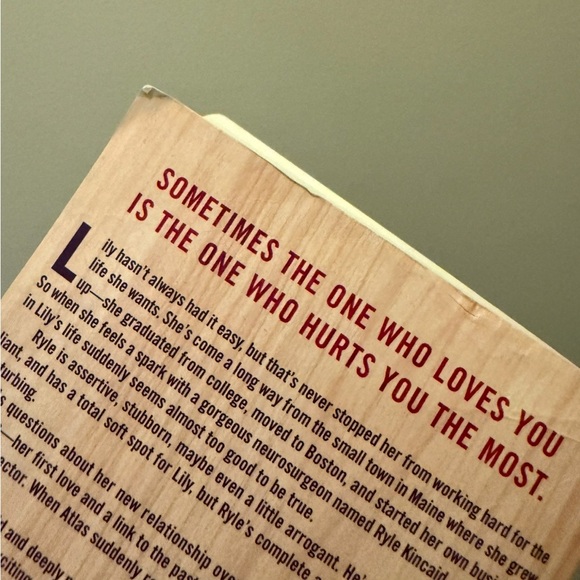 It Ends With Us by Colleen Hoover Paperback Book - Picture 3 of 3